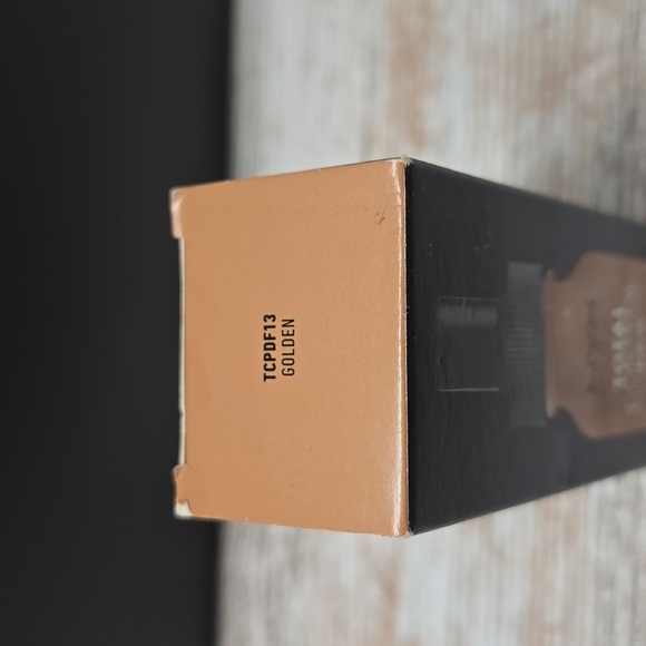 NYX Total Control Pro Foundation - Golden - Picture 3 of 7